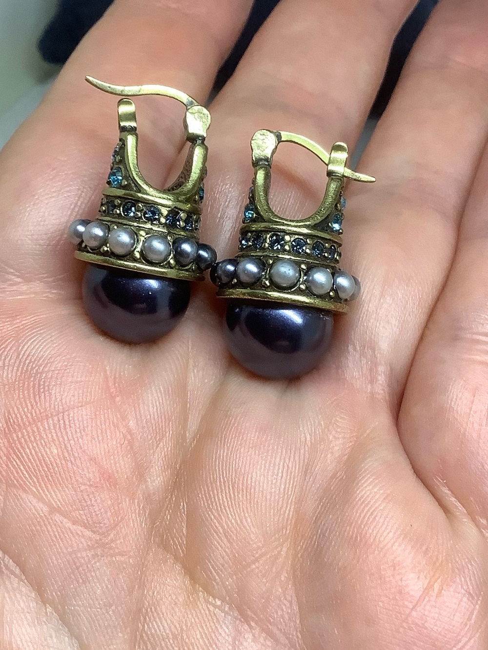 HEIDI DAUS® Faux pearl Swarovski crystal Clutch Earrings - Picture 2 of 7